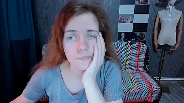 Snapshot of pa1e_pr1ncess chatting on 11/01/25, 09:00 pa1e pr1ncess online show from 11/01/25, 09:00