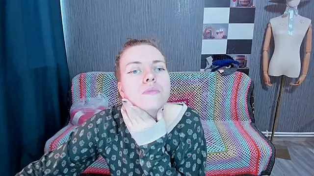 Snapshot of pa1e_pr1ncess chatting on 11/02/25, 07:33 pa1e pr1ncess online show from 11/02/25, 07:33