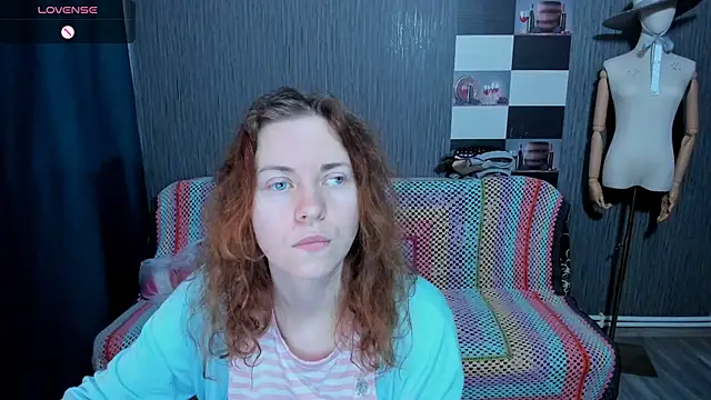 Snapshot of pa1e_pr1ncess chatting on 11/07/25, 07:19 pa1e pr1ncess online show from 11/07/25, 07:19