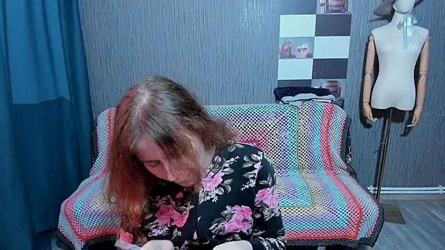 Snapshot of pa1e_pr1ncess chatting on 11/12/25, 09:32 pa1e pr1ncess online show from 11/12/25, 09:32