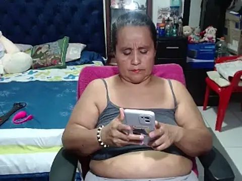 pervert mommy  online show from 12/12/24, 02:00