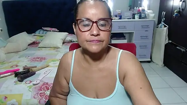 pervert mommy  online show from 02/13/26, 09:49