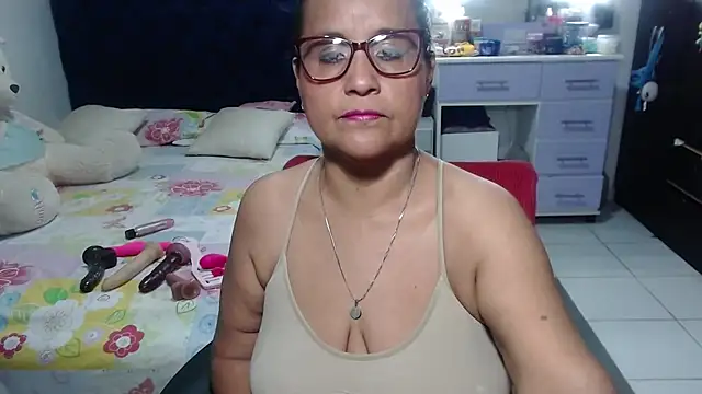 pervert mommy  online show from 04/17/26, 10:18
