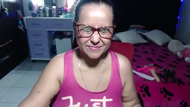 pervert mommy  online show from 07/14/26, 10:21