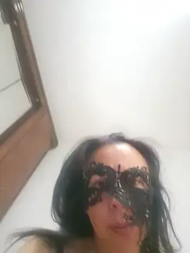 LAURAFOCOSA online show from 06/14/26, 04:09