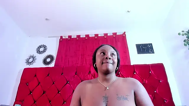 Snapshot of harleyevaans chatting on 10/16/25, 12:28 harleyevaans online show from 10/16/25, 12:28