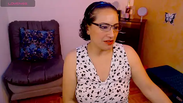 Snapshot of scarlet_wet chatting on 12/12/24, 09:37 scarlet wet online show from 12/12/24, 09:37