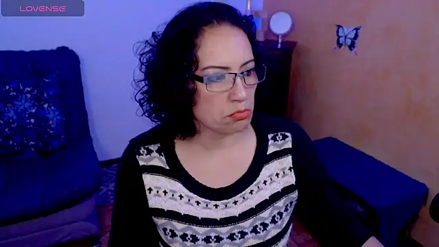 Snapshot of scarlet_wet chatting on 12/19/24, 10:53 scarlet wet online show from 12/19/24, 10:53