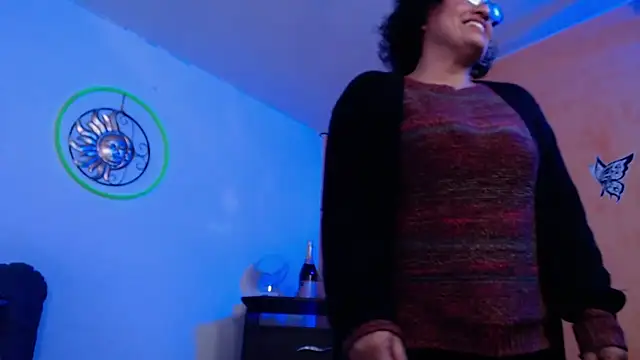Snapshot of scarlet_wet chatting on 03/11/25, 01:48 scarlet wet online show from 03/11/25, 01:48