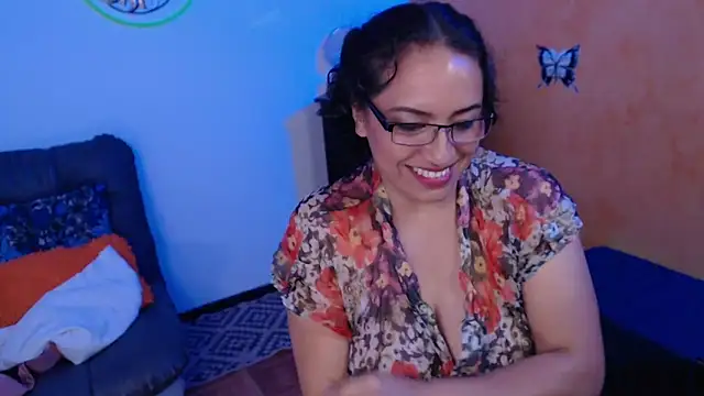 Snapshot of scarlet_wet chatting on 03/12/25, 03:57 scarlet wet online show from 03/12/25, 03:57