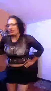 Snapshot of scarlet_wet chatting on 03/23/25, 01:42 scarlet wet online show from 03/23/25, 01:42