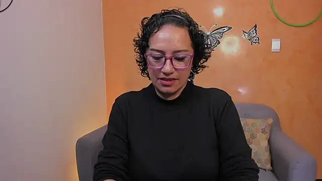 Snapshot of scarlet_wet chatting on 04/17/26, 11:08 scarlet wet online show from 04/17/26, 11:08