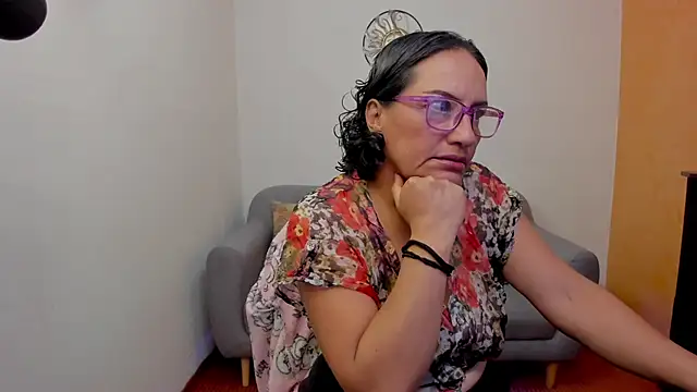 Snapshot of scarlet_wet chatting on 06/11/26, 11:36 scarlet wet online show from 06/11/26, 11:36