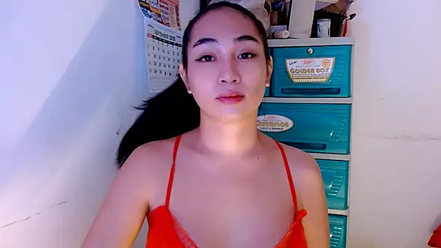 Snapshot of SweetLilly_18 chatting on 09/17/25, 02:08 SweetLilly 18 online show from 09/17/25, 02:08