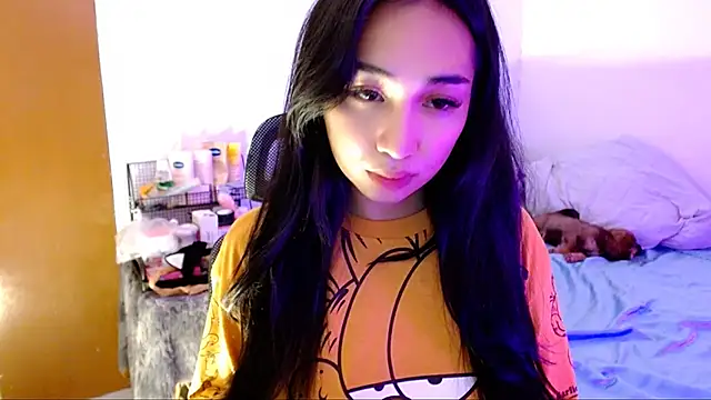 Snapshot of SweetLilly_18 chatting on 11/02/25, 02:19 SweetLilly 18 online show from 11/02/25, 02:19