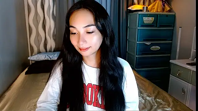 SweetLilly 18 online show from 05/23/26, 03:45