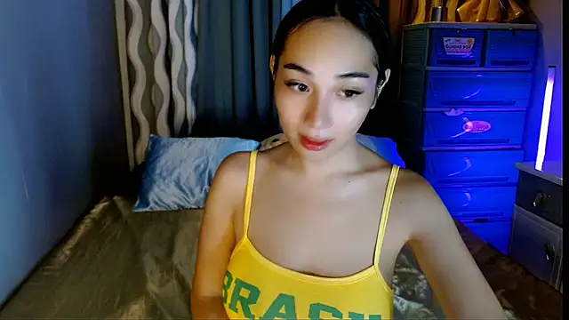 SweetLilly 18 online show from 05/24/26, 04:17