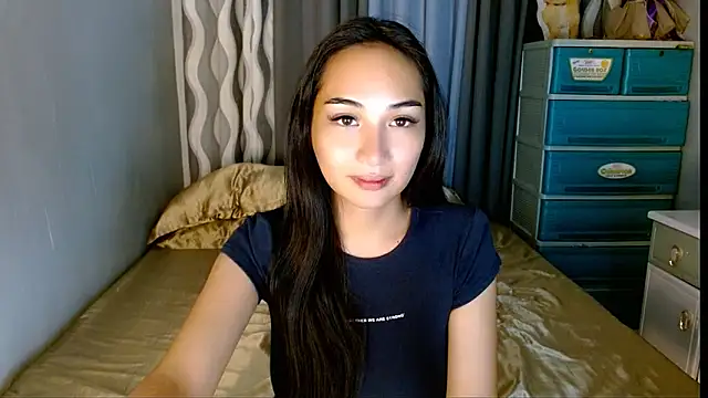 SweetLilly 18 online show from 06/01/26, 07:10