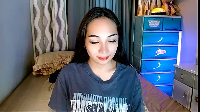 SweetLilly 18 online show from 06/04/26, 05:46