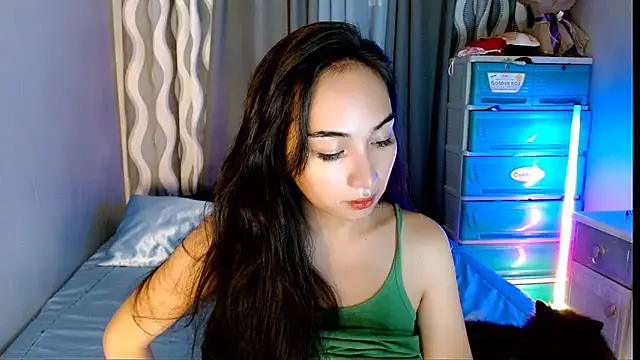 SweetLilly 18 online show from 06/19/26, 07:23