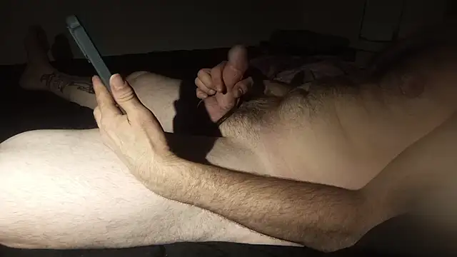 Snapshot of Kitrider chatting on 06/04/26, 03:45 Kitrider online show from 06/04/26, 03:45