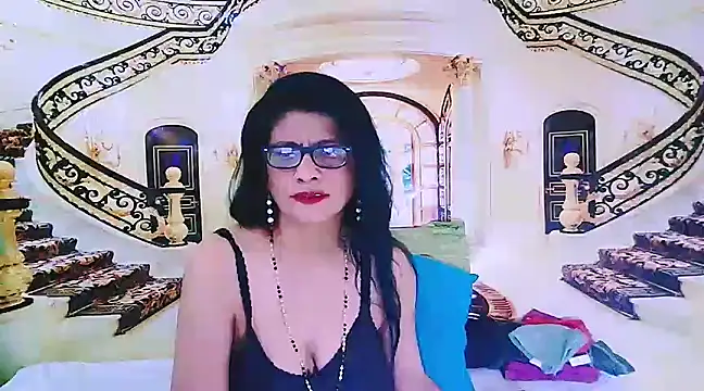 IndianAllure online show from 12/25/24, 05:58