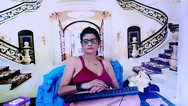 IndianAllure online show from 01/02/25, 11:52