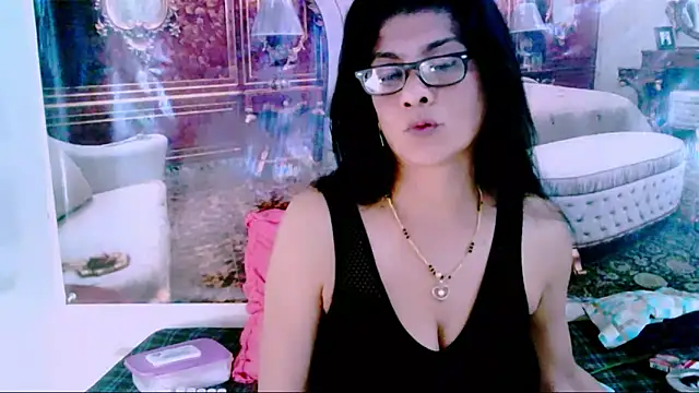 IndianAllure online show from 01/09/25, 11:47