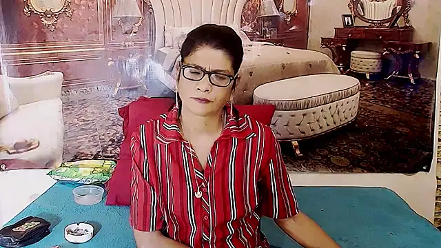 IndianAllure online show from 05/19/26, 05:47