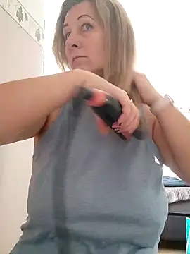 Elza01 online show from 09/29/25, 06:29