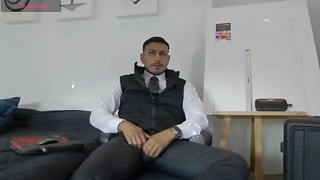 Snapshot of WillSandler chatting on 12/19/25, 08:27 WillSandler online show from 12/19/25, 08:27