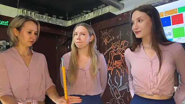 Snapshot of dirtypub chatting on 09/25/25, 01:15 dirtypub online show from 09/25/25, 01:15