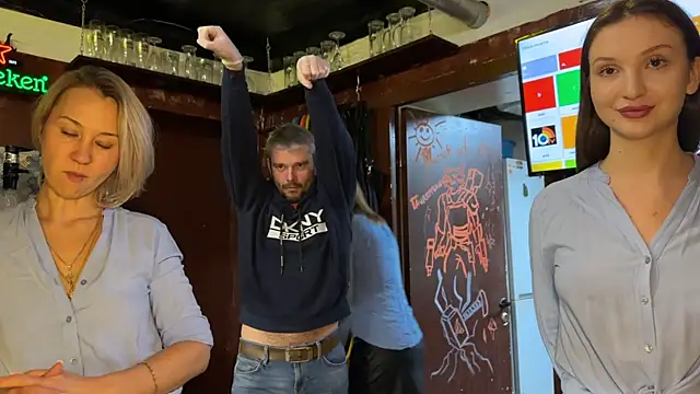 Snapshot of dirtypub chatting on 11/15/25, 12:34 dirtypub online show from 11/15/25, 12:34