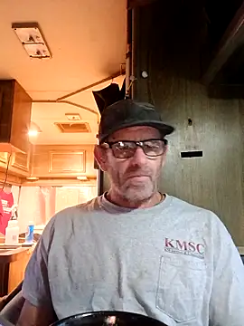 Snapshot of nicali78 chatting on 10/24/25, 01:03 nicali78 online show from 10/24/25, 01:03