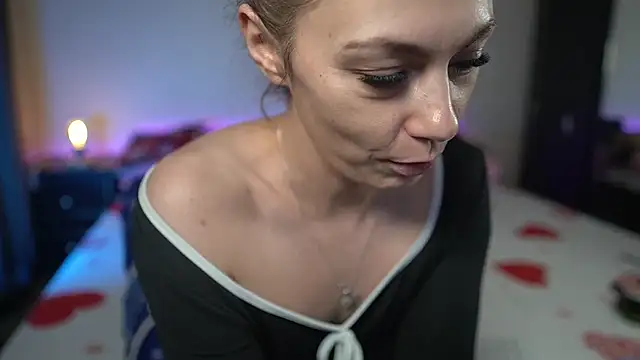 Snapshot of TiffanyPierce chatting on 12/04/25, 09:34 TiffanyPierce online show from 12/04/25, 09:34