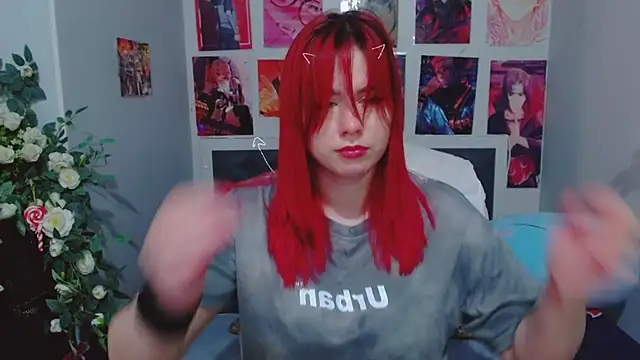 Snapshot of MikaMoonn chatting on 12/16/24, 01:21 MikaMoonn online show from 12/16/24, 01:21