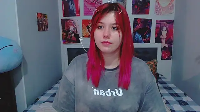 Snapshot of MikaMoonn chatting on 12/28/24, 12:26 MikaMoonn online show from 12/28/24, 12:26