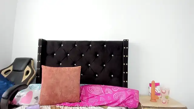 ebonnylatinx online show from 09/28/25, 02:44