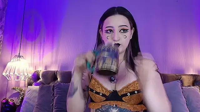 Charlotte Germanotta  online show from 06/10/26, 05:23