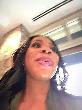 Belle    online show from 10/12/25, 02:38