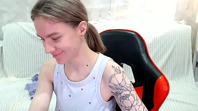 Snapshot of Mila_Jon chatting on 10/09/25, 06:00 Mila Jon online show from 10/09/25, 06:00