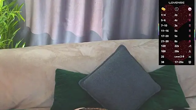 Snapshot of GirlfriendNina chatting on 04/27/26, 06:11 GirlfriendNina online show from 04/27/26, 06:11