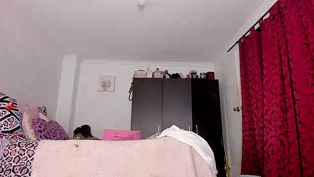 Snapshot of AlondraDiossa03 chatting on 01/07/25, 09:03 AlondraDiossa03 online show from 01/07/25, 09:03