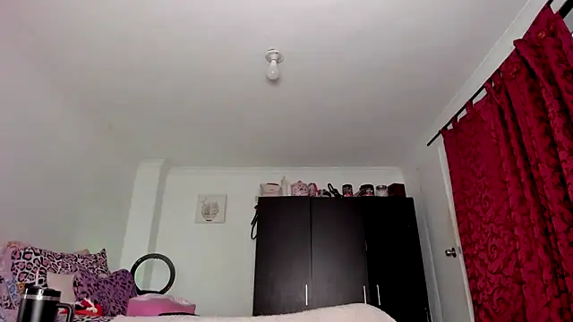 Snapshot of AlondraDiossa03 chatting on 01/21/25, 08:32 AlondraDiossa03 online show from 01/21/25, 08:32