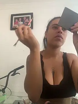 Snapshot of AlondraDiossa03 chatting on 02/18/25, 05:42 AlondraDiossa03 online show from 02/18/25, 05:42