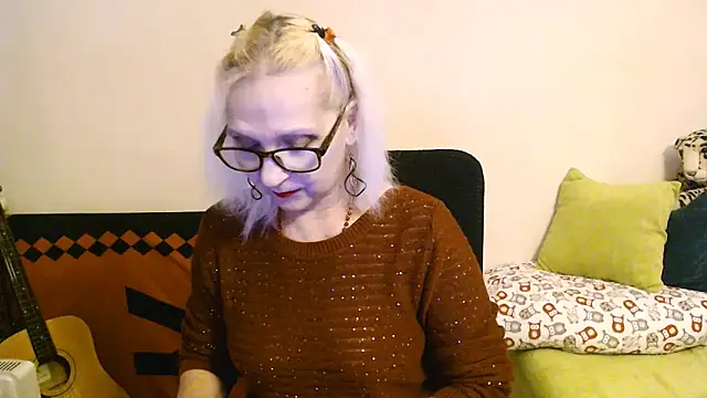 Snapshot of Ala-N-Dala chatting on 09/27/25, 08:19 Ala-N-Dala online show from 09/27/25, 08:19