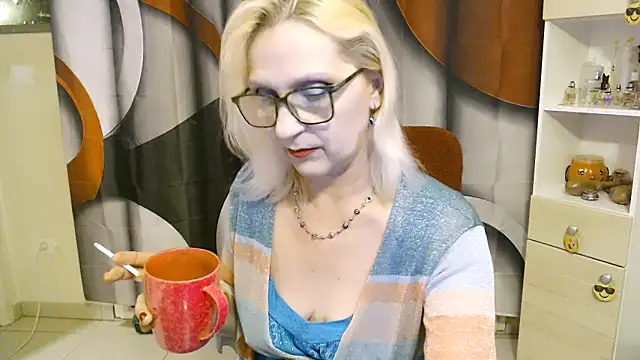 Snapshot of Ala-N-Dala chatting on 11/21/25, 08:46 Ala-N-Dala online show from 11/21/25, 08:46