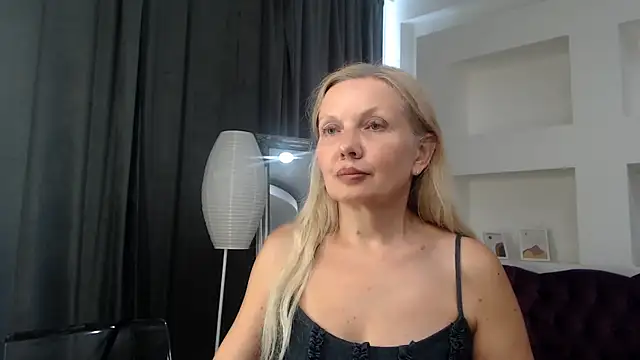 Abby Moore  online show from 07/04/26, 12:11
