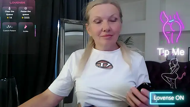 Abby Moore  online show from 07/29/26, 06:33