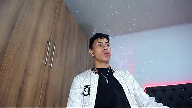 Snapshot of AlanNaughty chatting on 02/18/25, 04:15 AlanNaughty online show from 02/18/25, 04:15